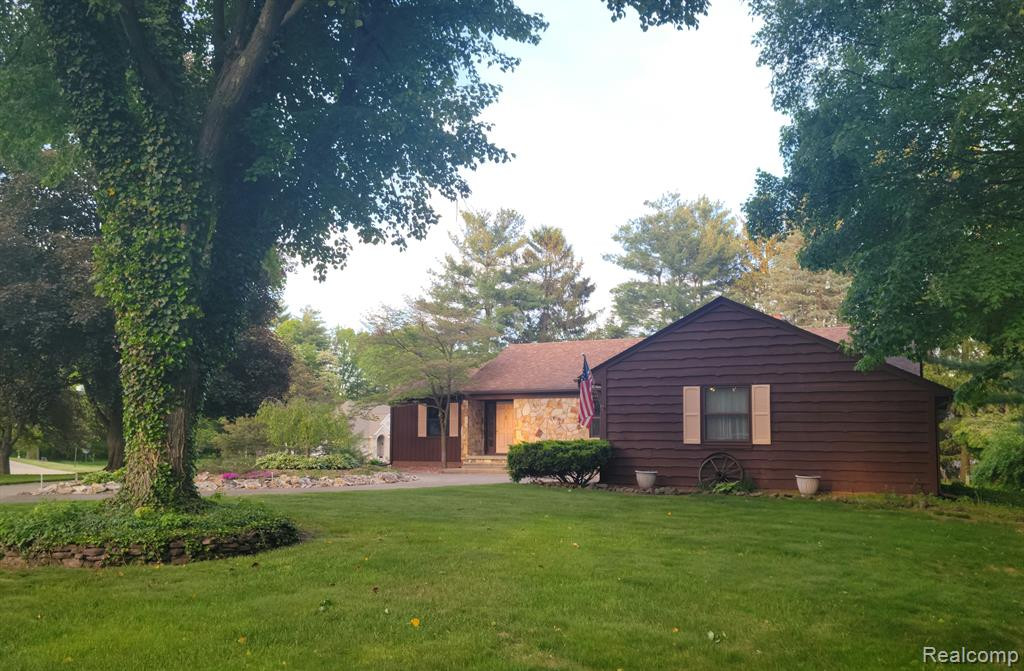 5597 PINE VIEW Drive, Ypsilanti, MI 48197 — Photo 2