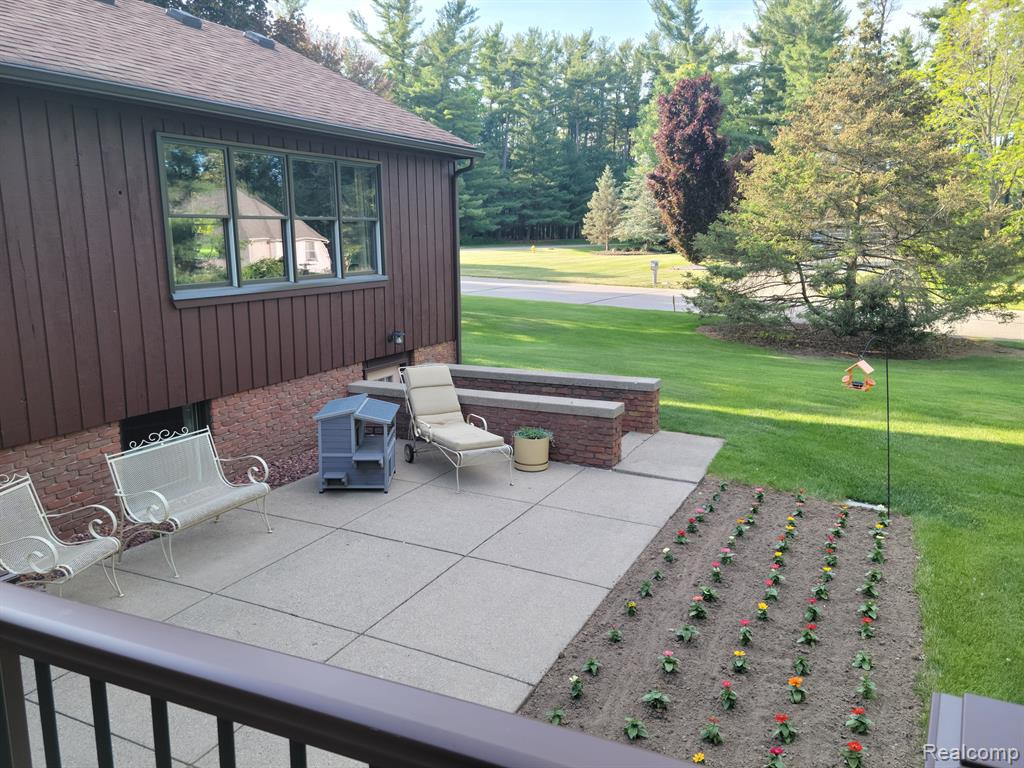 5597 PINE VIEW Drive, Ypsilanti, MI 48197 — Photo 7