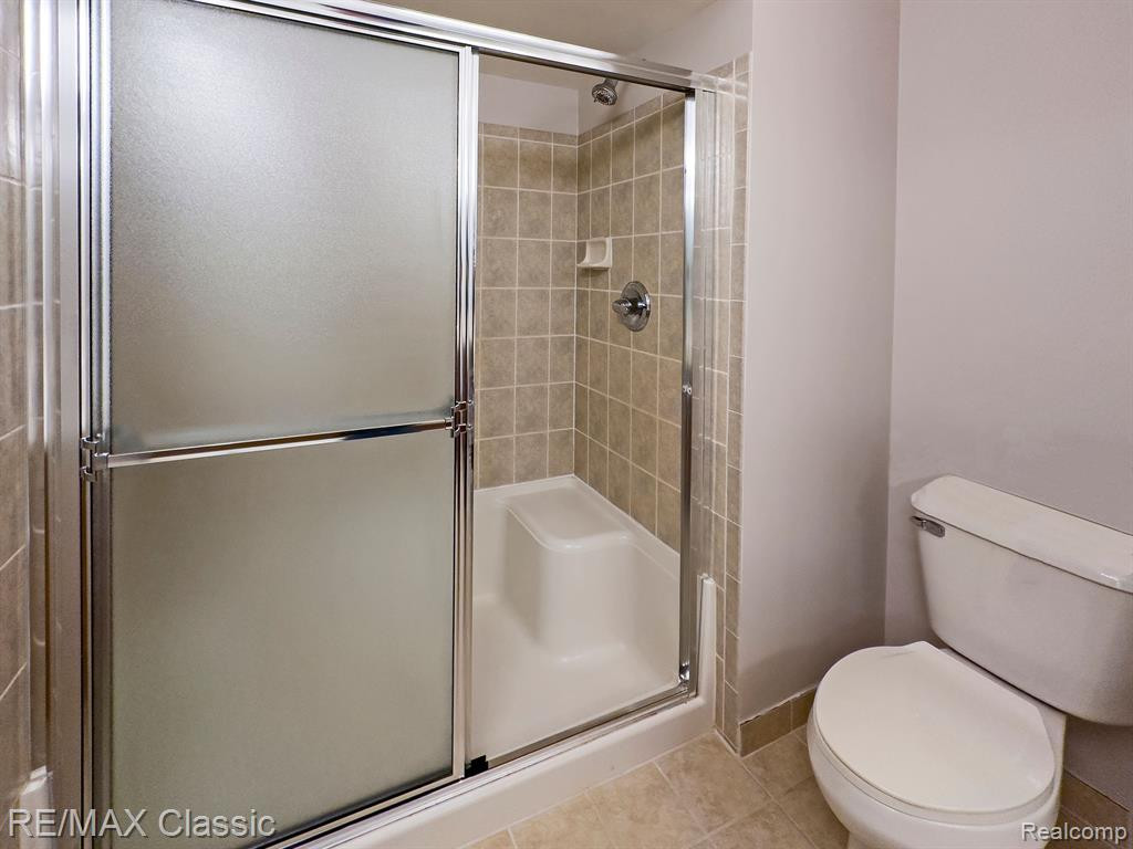 30201 CHANTEL Drive, Commerce Twp, MI 48390 — Photo 20