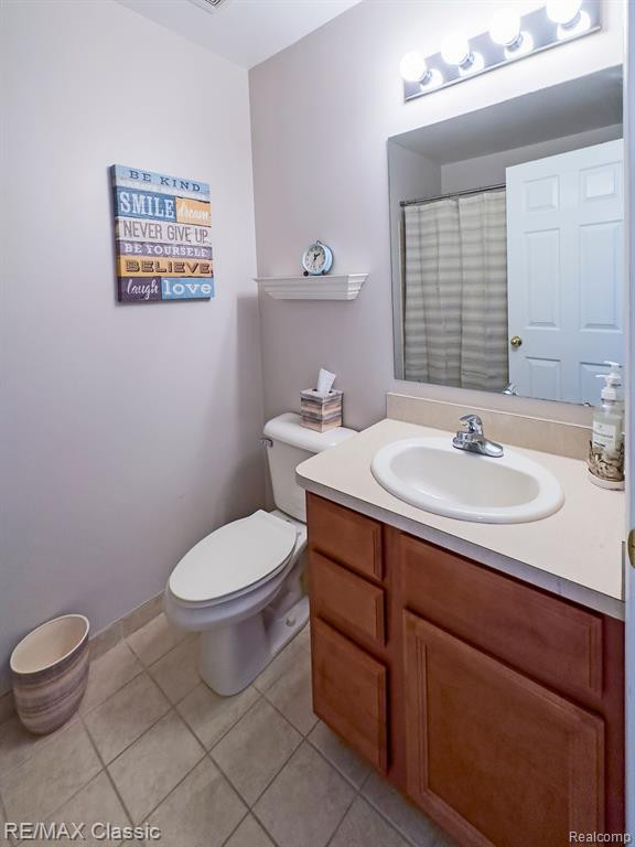 30201 CHANTEL Drive, Commerce Twp, MI 48390 — Photo 25