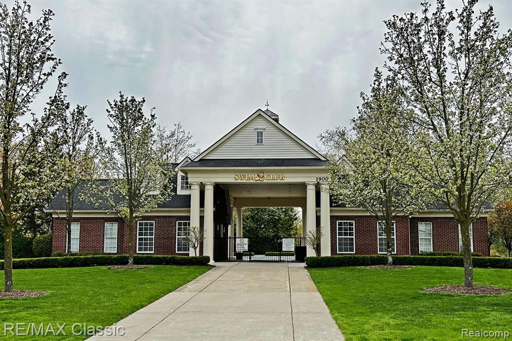 30201 CHANTEL Drive, Commerce Twp, MI 48390 — Photo 33