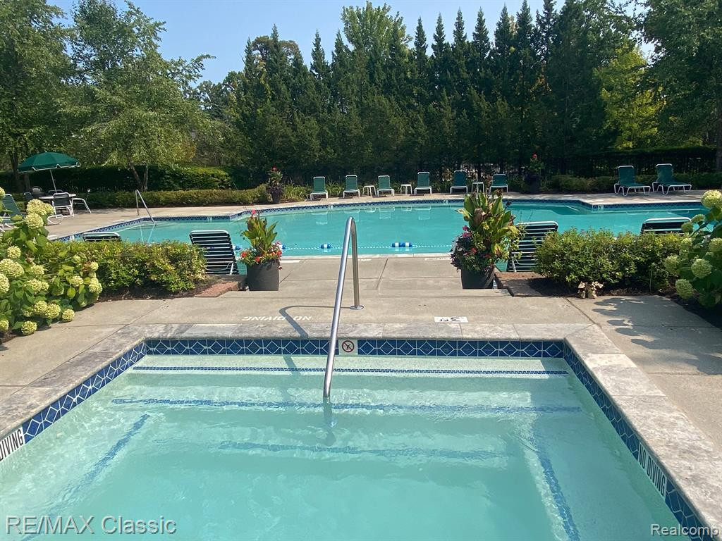 30201 CHANTEL Drive, Commerce Twp, MI 48390 — Photo 36