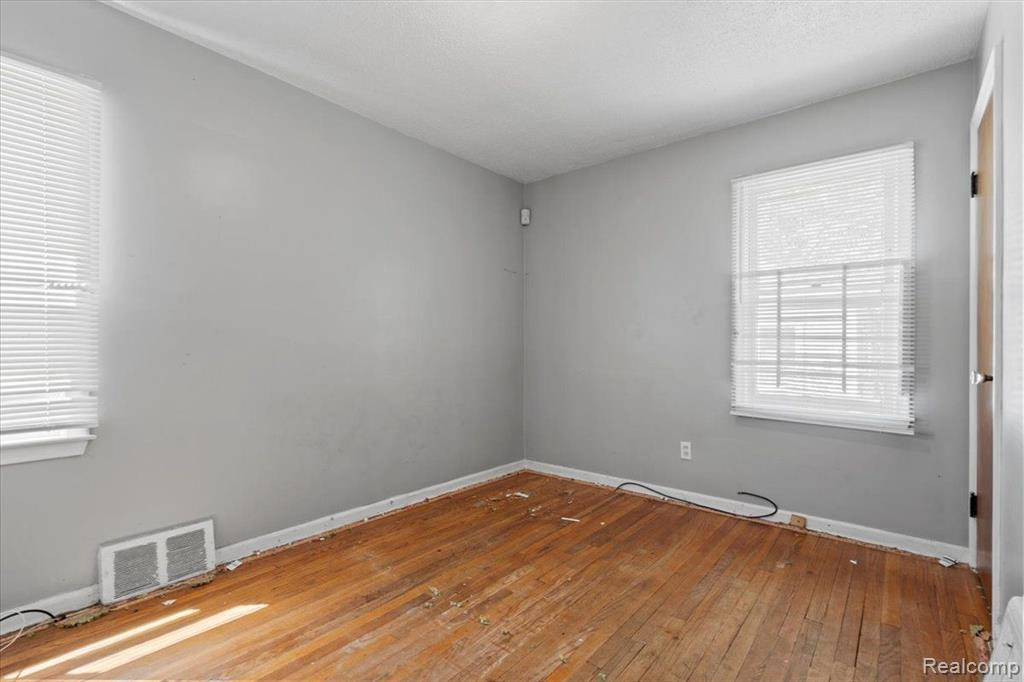7419 CLAYBURN Street, Detroit, MI 48228 — Photo 9