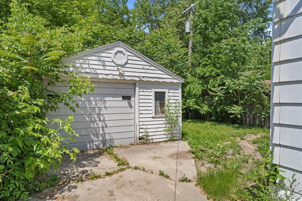 7419 CLAYBURN Street, Detroit, MI 48228 — Photo 18