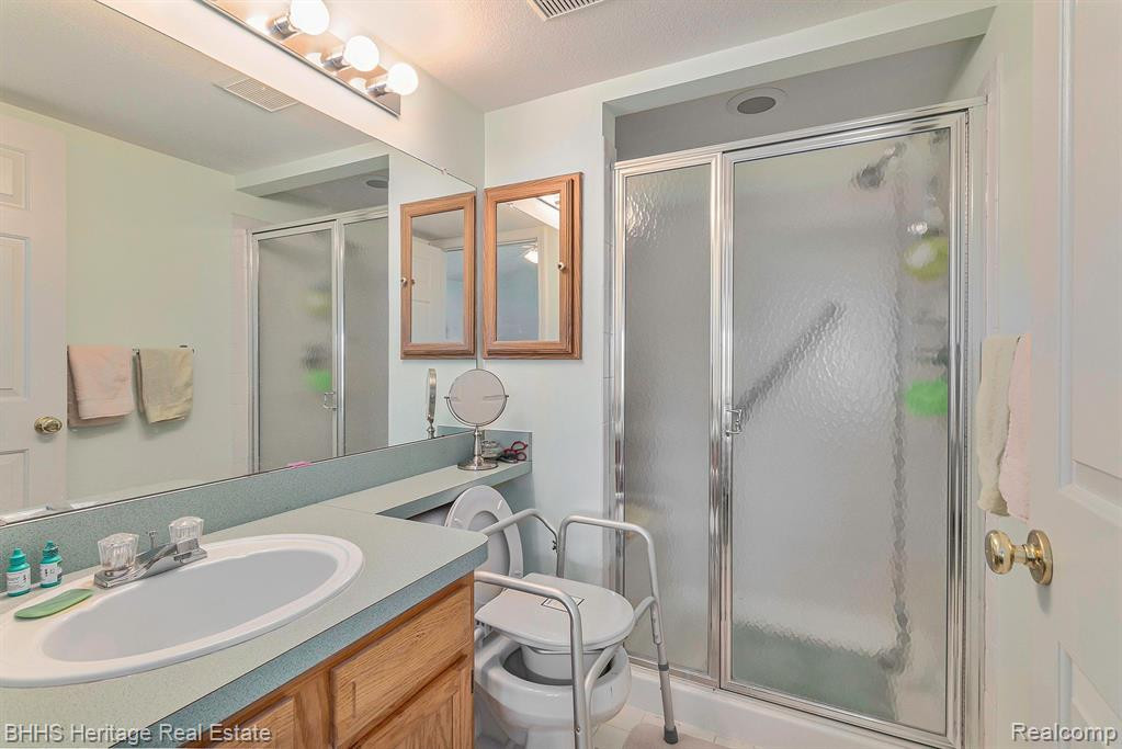 498 LILLY VIEW Court, Howell, MI 48843 — Photo 14