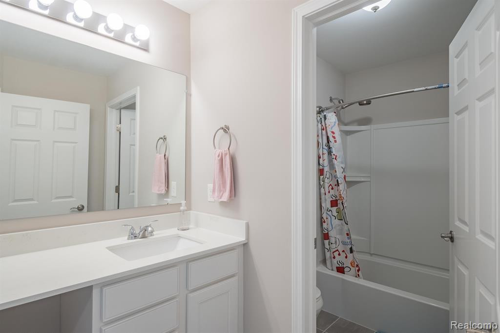4711 PAULINA Drive, Ypsilanti, MI 48197 — Photo 35