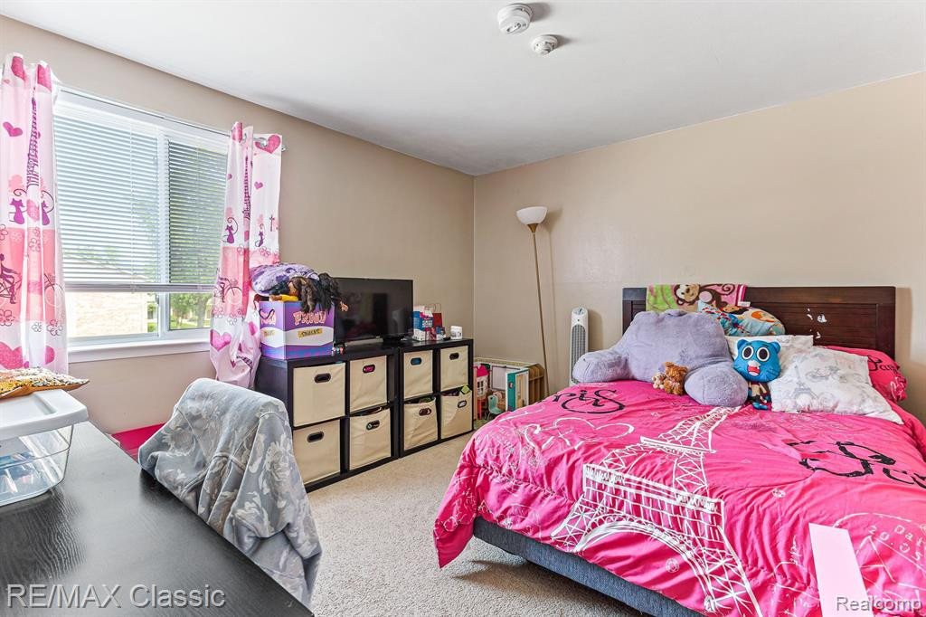 2059 W FRANKLIN Drive, Canton, MI 48187 — Photo 9