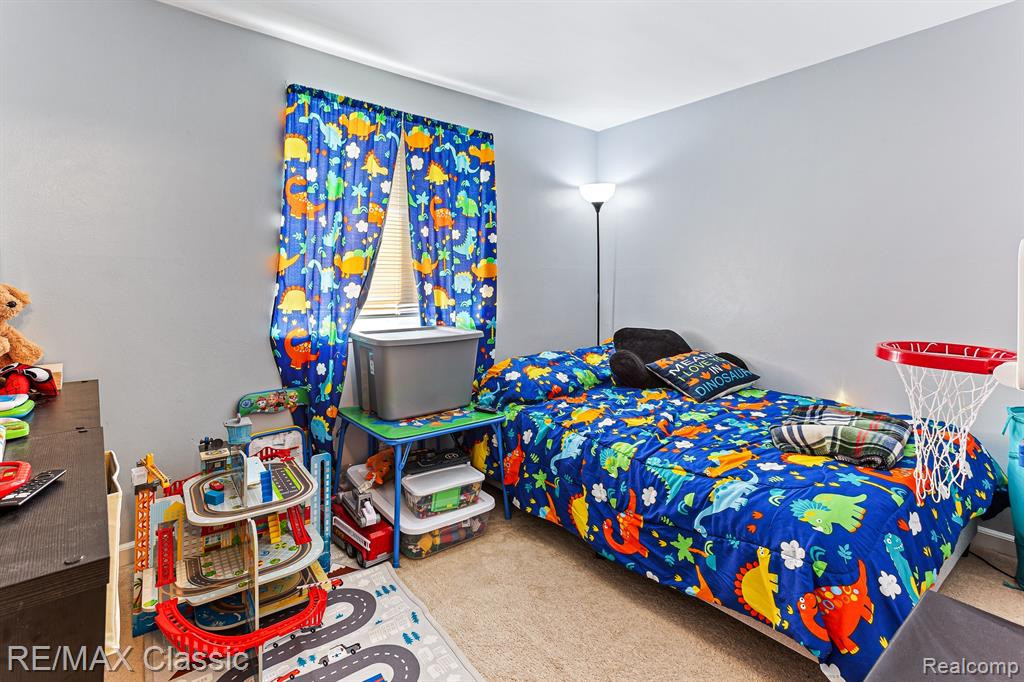 2059 W FRANKLIN Drive, Canton, MI 48187 — Photo 12