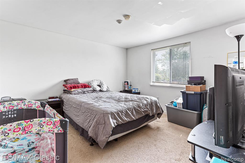 2059 W FRANKLIN Drive, Canton, MI 48187 — Photo 13