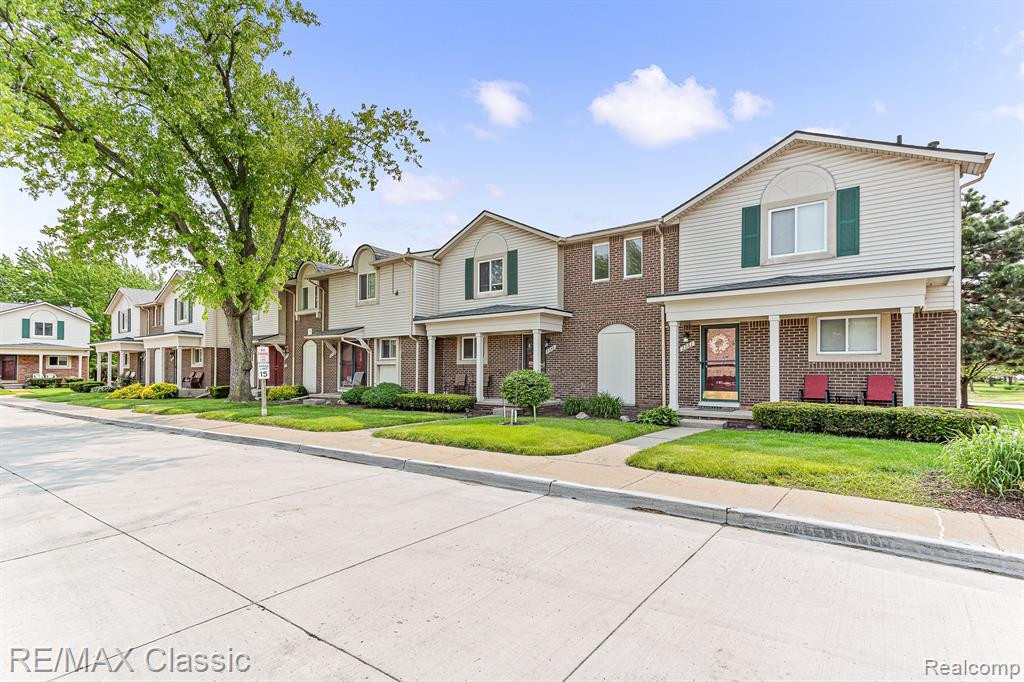 2059 W FRANKLIN Drive, Canton, MI 48187 — Photo 14