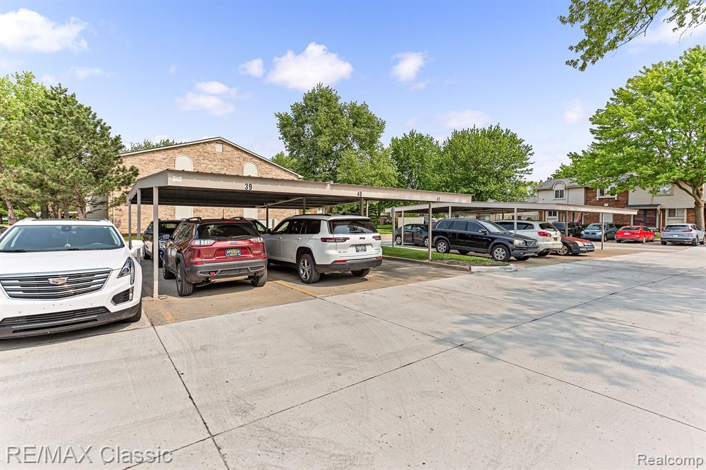2059 W FRANKLIN Drive, Canton, MI 48187 — Photo 15