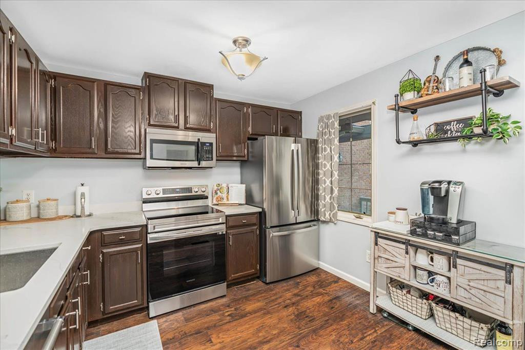 906 RIDGE, 124, Brighton, MI 48116 — Photo 3