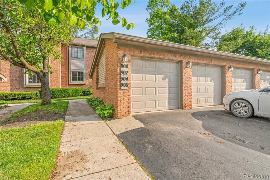 906 RIDGE, 124, Brighton, MI 48116 — Photo 26