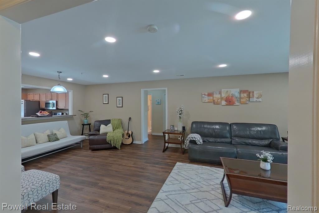 28323 CARLTON WAY Drive, 34, Novi, MI 48377 — Photo 2