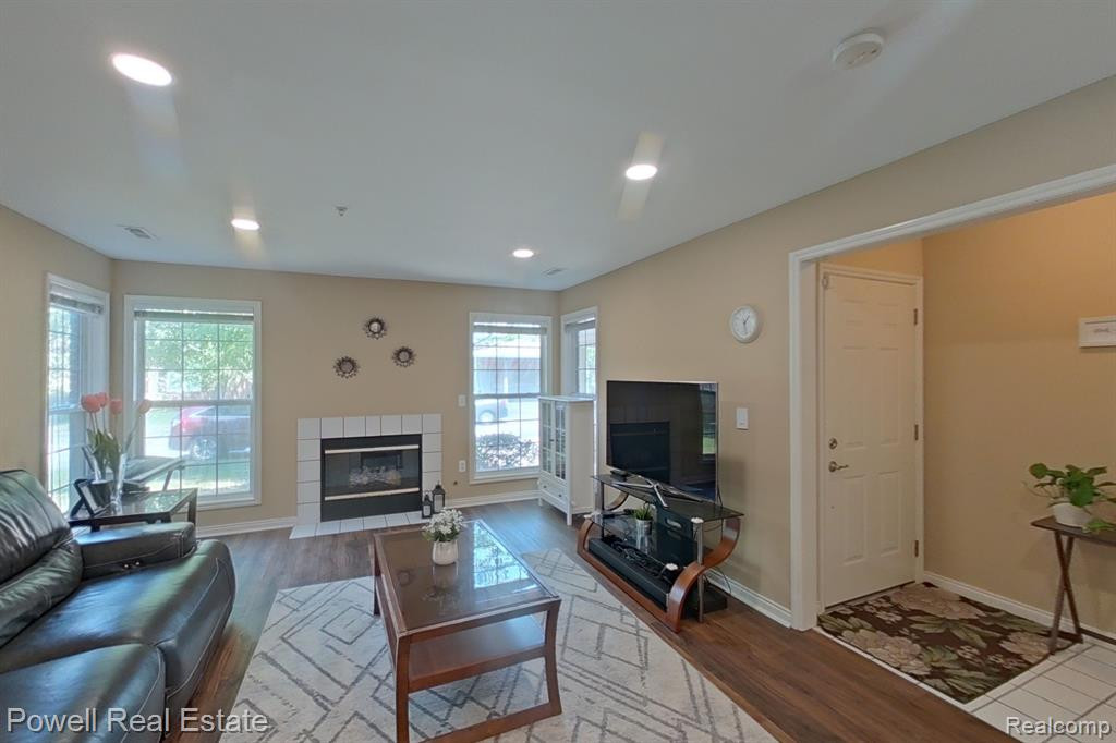 28323 CARLTON WAY Drive, 34, Novi, MI 48377 — Photo 5