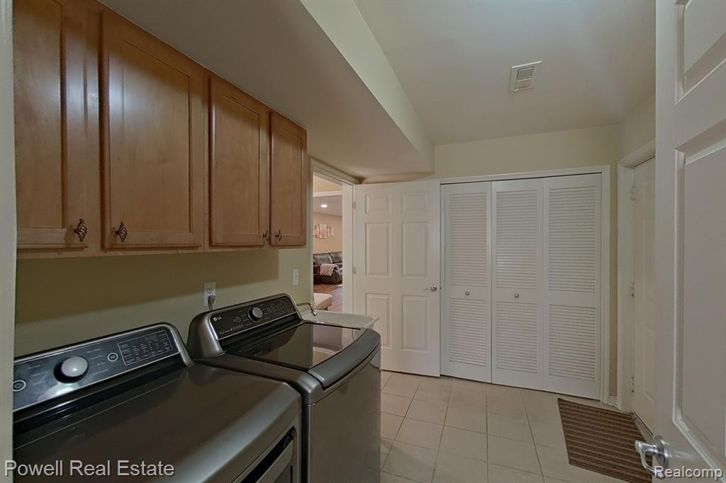 28323 CARLTON WAY Drive, 34, Novi, MI 48377 — Photo 28