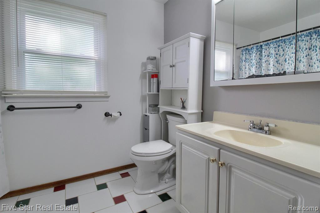 43 OHIO Street, Ypsilanti, MI 48198 — Photo 17