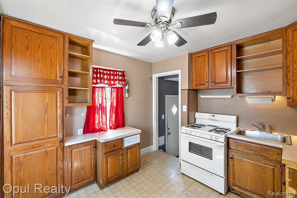 953 NEW YORK Avenue, Lincoln Park, MI 48146 — Photo 5