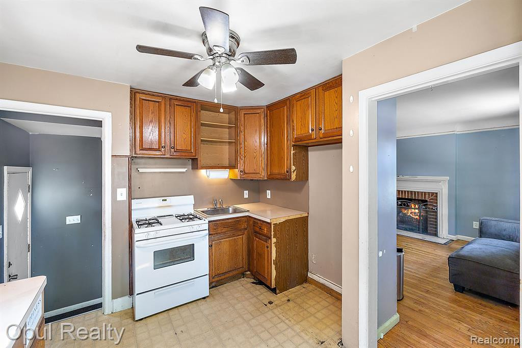 953 NEW YORK Avenue, Lincoln Park, MI 48146 — Photo 6