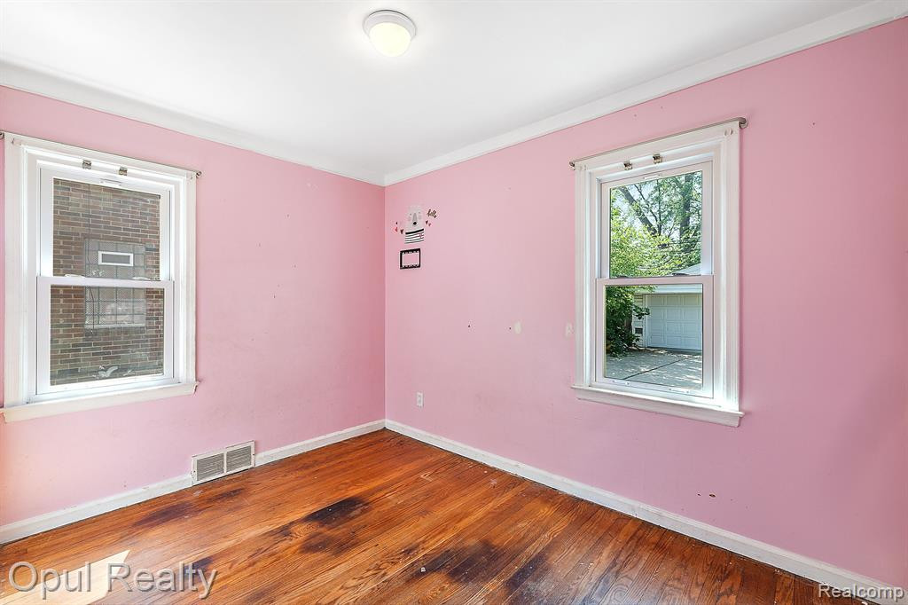 953 NEW YORK Avenue, Lincoln Park, MI 48146 — Photo 11