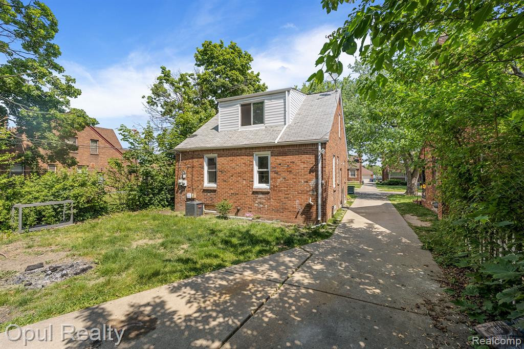 953 NEW YORK Avenue, Lincoln Park, MI 48146 — Photo 23
