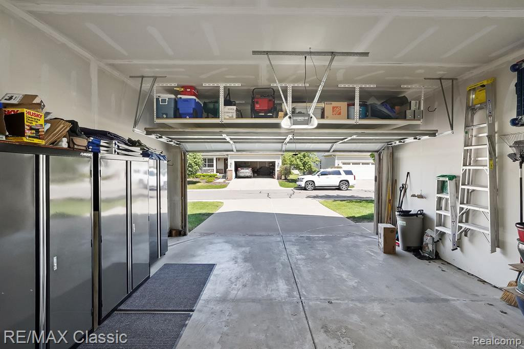 1045 PADDOCK Drive, South Lyon, MI 48178 — Photo 36