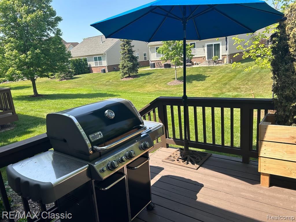 1045 PADDOCK Drive, South Lyon, MI 48178 — Photo 41