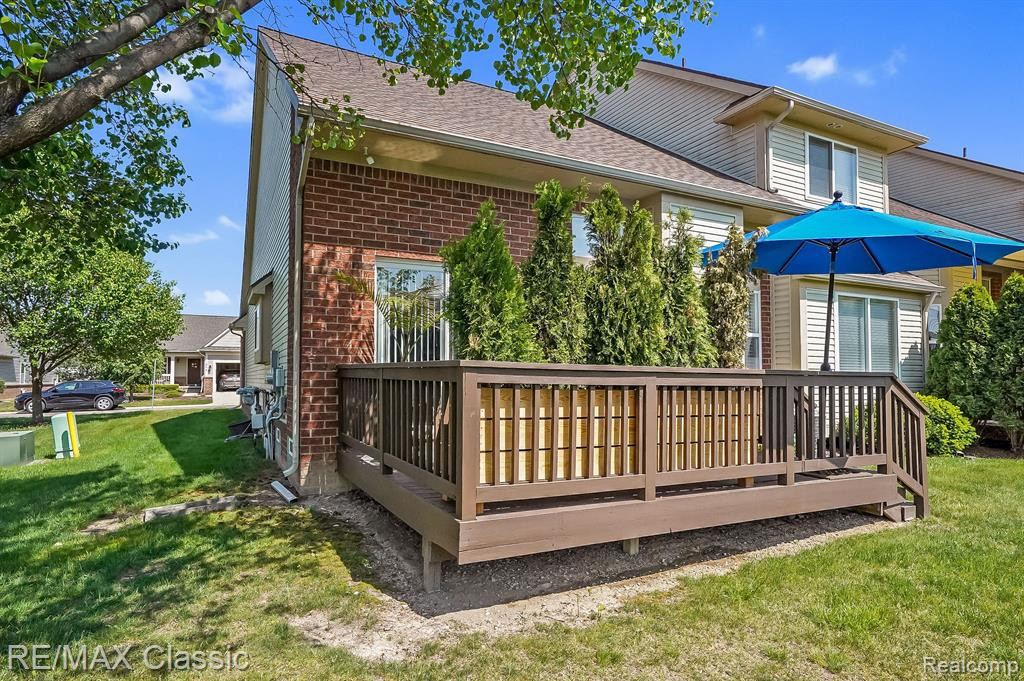 1045 PADDOCK Drive, South Lyon, MI 48178 — Photo 43