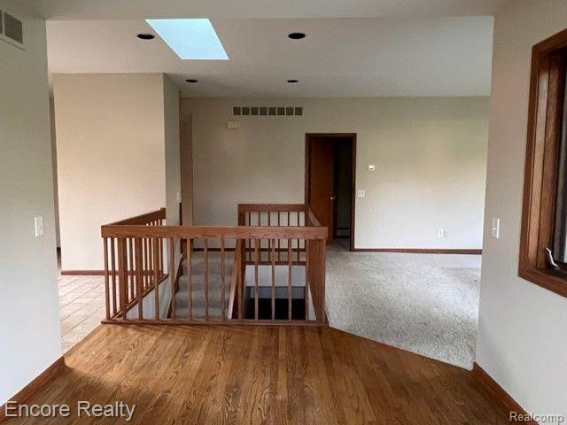 35325 HILLSIDE Drive, Farmington Hills, MI 48335 — Photo 10