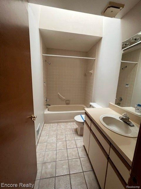 35325 HILLSIDE Drive, Farmington Hills, MI 48335 — Photo 15