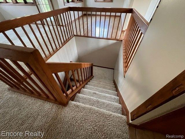 35325 HILLSIDE Drive, Farmington Hills, MI 48335 — Photo 19