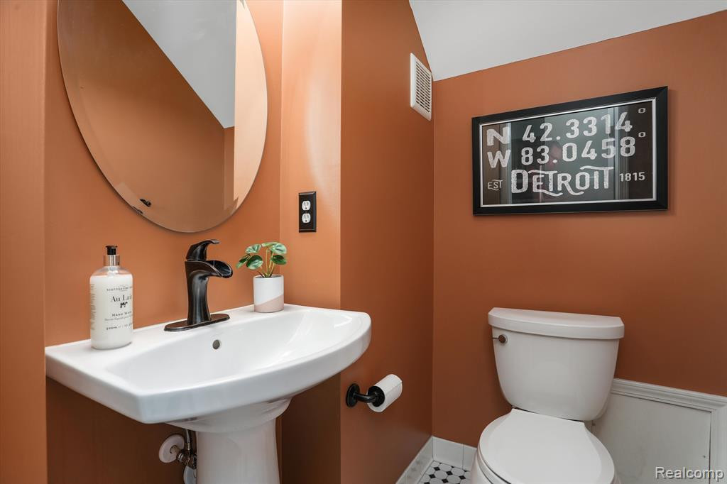 39790 ROCKCREST Circle, Northville, MI 48168 — Photo 12