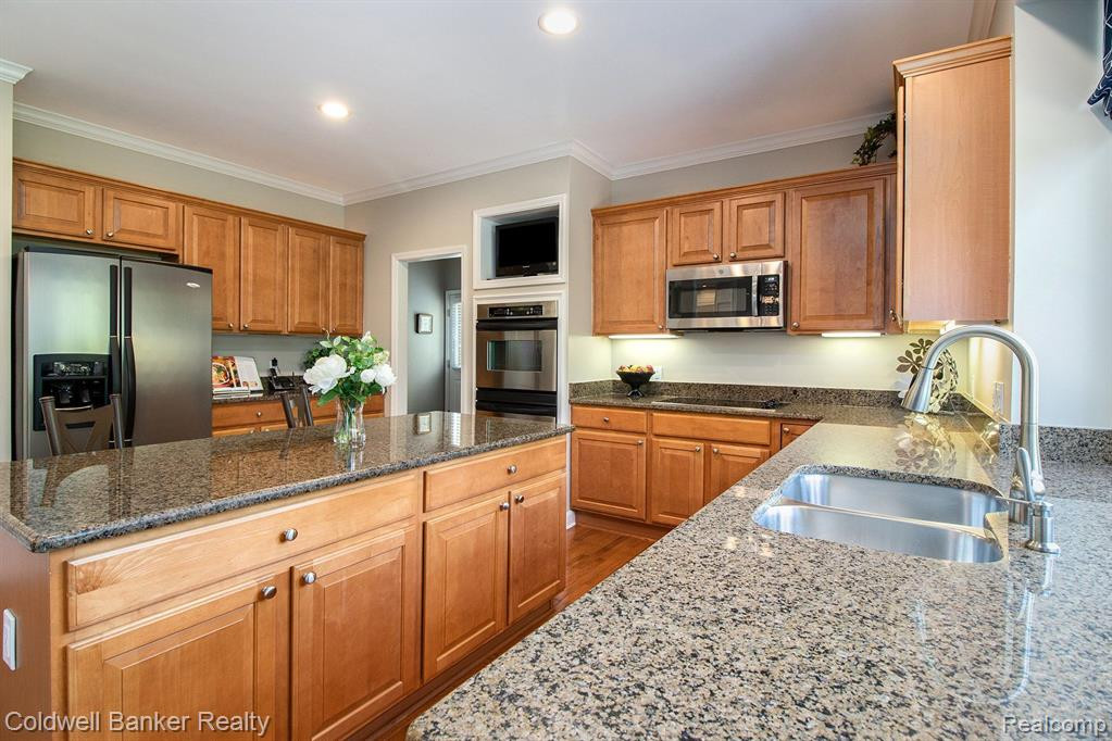 18007 STONEBROOK Drive, Northville, MI 48168 — Photo 25