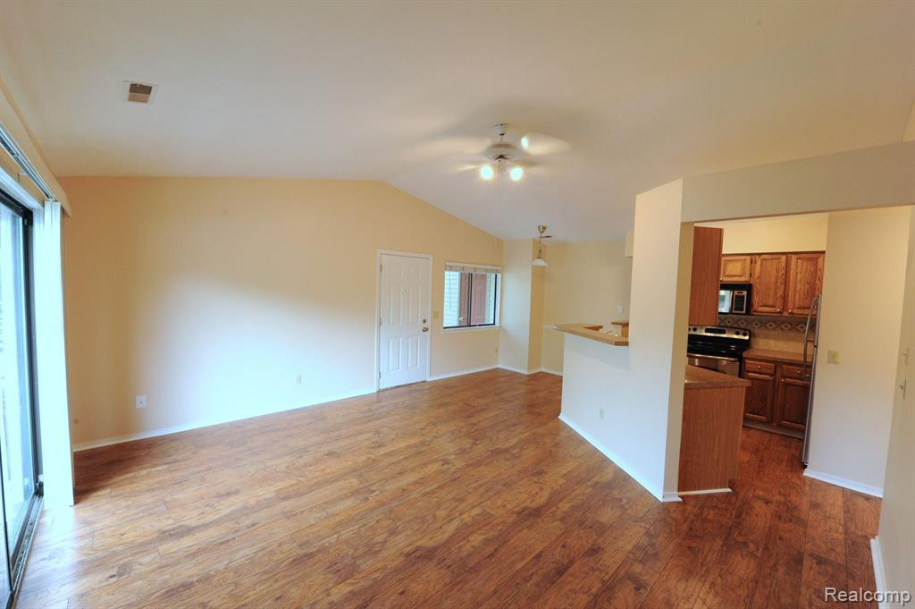391 SPRING BROOKE Drive, Brighton, MI 48116 — Photo 4