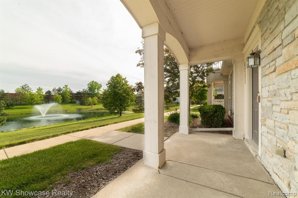4211 ADDINGTON Drive, Commerce Twp, MI 48390 — Photo 14