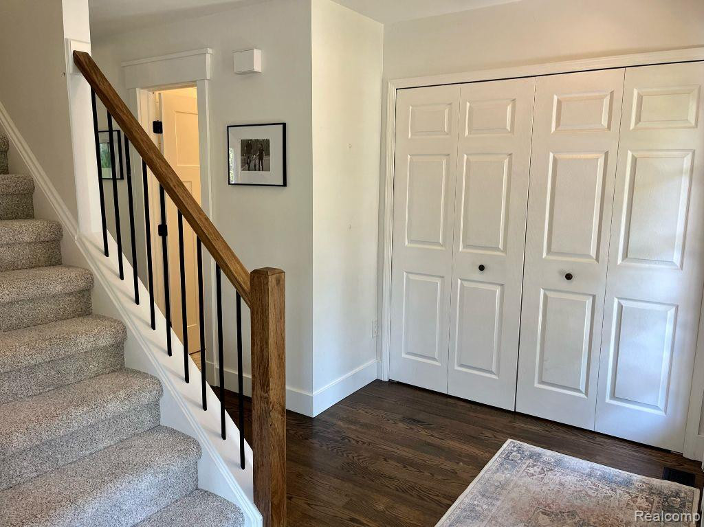 7963 LAKE CREST Drive, Ypsilanti, MI 48197 — Photo 16