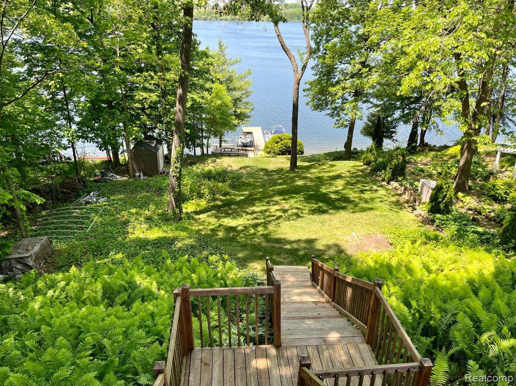7963 LAKE CREST Drive, Ypsilanti, MI 48197 — Photo 36