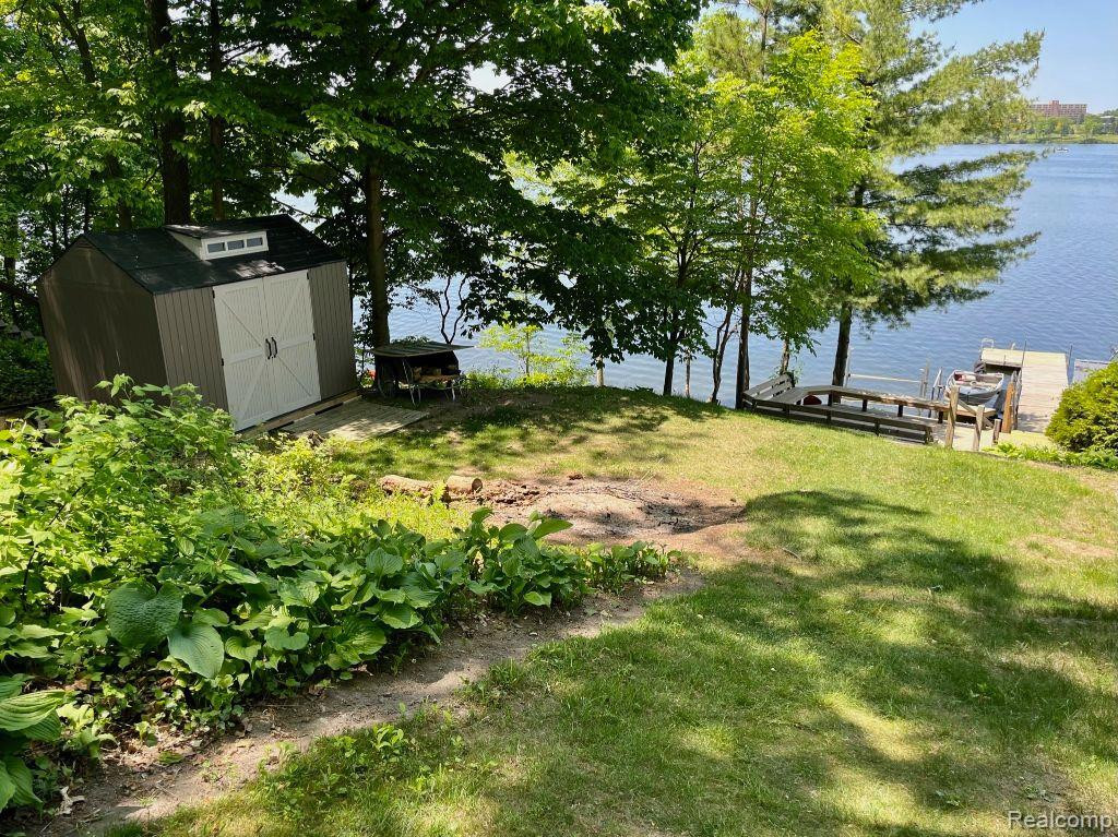 7963 LAKE CREST Drive, Ypsilanti, MI 48197 — Photo 37