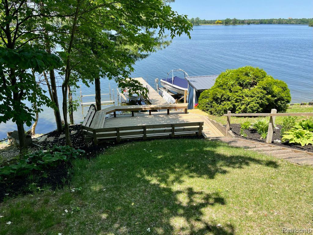 7963 LAKE CREST Drive, Ypsilanti, MI 48197 — Photo 38