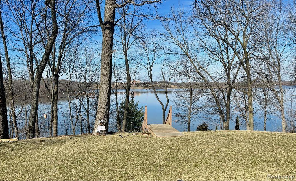 7963 LAKE CREST Drive, Ypsilanti, MI 48197 — Photo 45