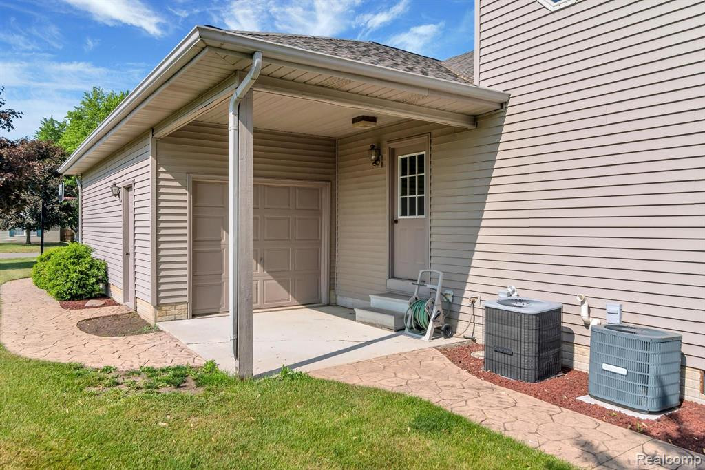 9356 MAPLE Street, New Lothrop, MI 48460 — Photo 8