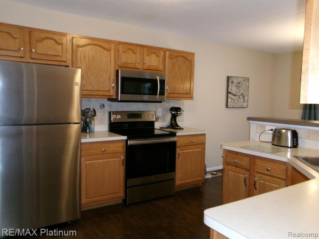 4406 Willow View Ct., Howell, MI 48843 — Photo 5
