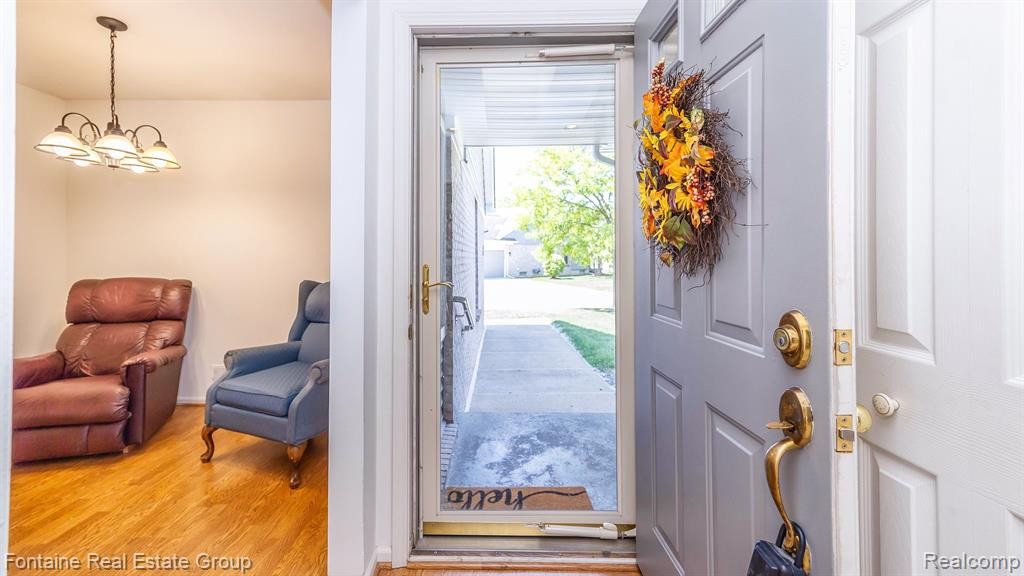 7535 GREEN MEADOW Lane, Canton, MI 48187 — Photo 5