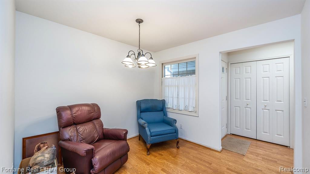 7535 GREEN MEADOW Lane, Canton, MI 48187 — Photo 6