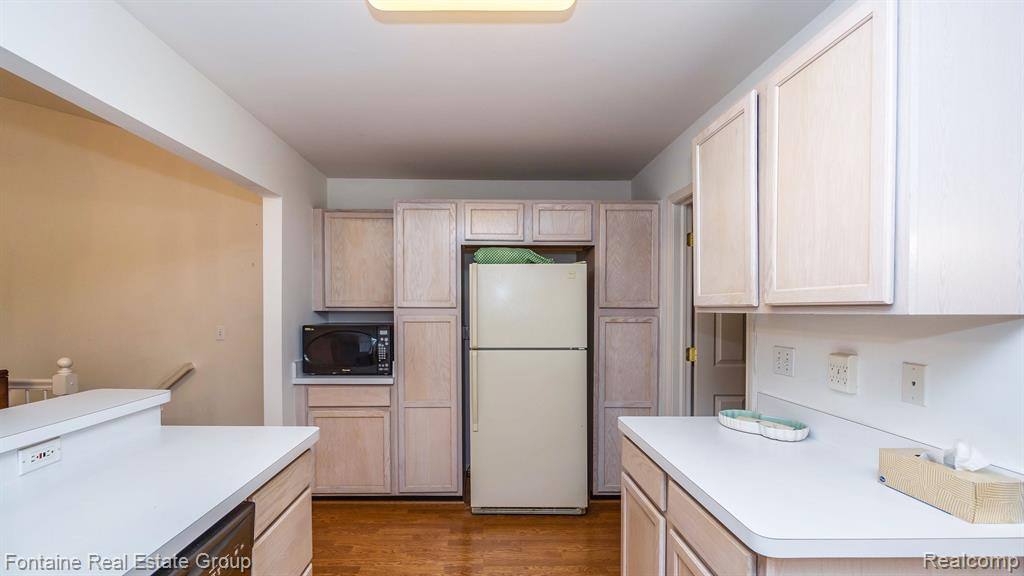 7535 GREEN MEADOW Lane, Canton, MI 48187 — Photo 9