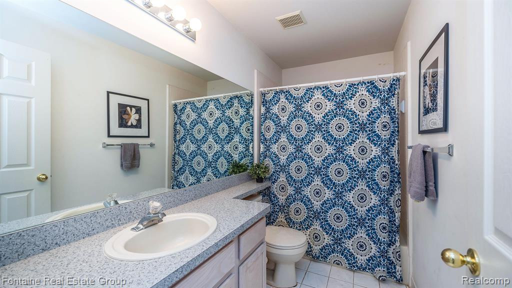 7535 GREEN MEADOW Lane, Canton, MI 48187 — Photo 15