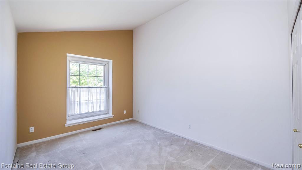 7535 GREEN MEADOW Lane, Canton, MI 48187 — Photo 16