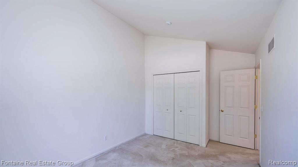 7535 GREEN MEADOW Lane, Canton, MI 48187 — Photo 17