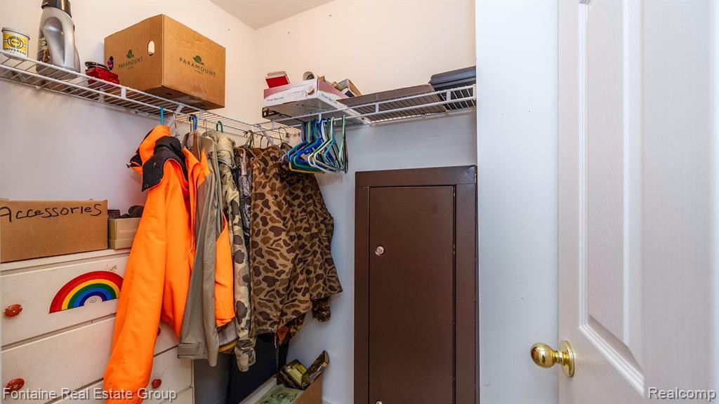7535 GREEN MEADOW Lane, Canton, MI 48187 — Photo 21