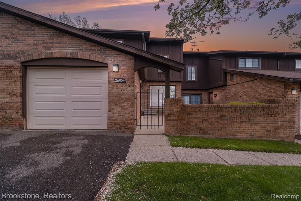 26854 SUMMERDALE Drive, Southfield, MI 48033 — front exterior